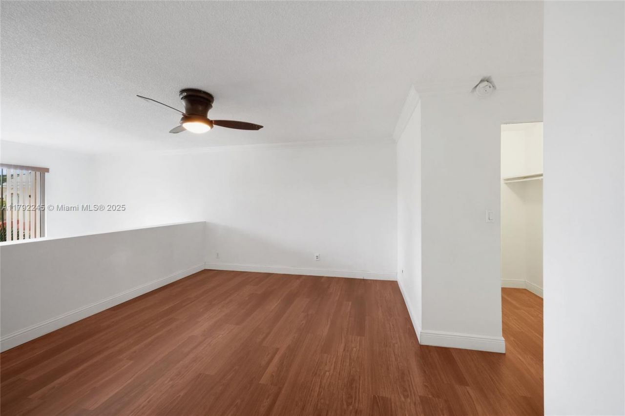 17911 NW 68th Ave, Unit P208, Hialeah, FL 33015 Photo