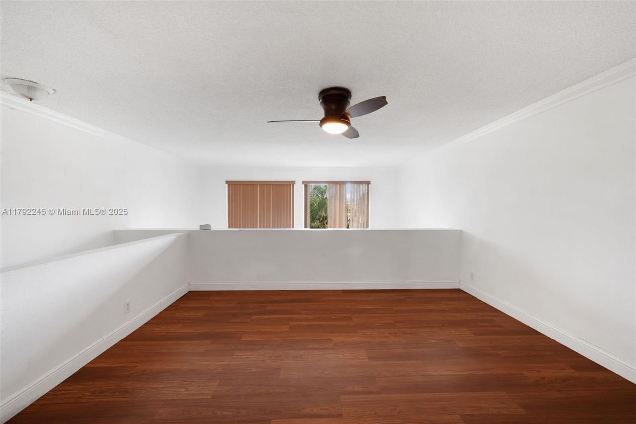 17911 NW 68th Ave, Unit P208, Hialeah, FL 33015 Photo