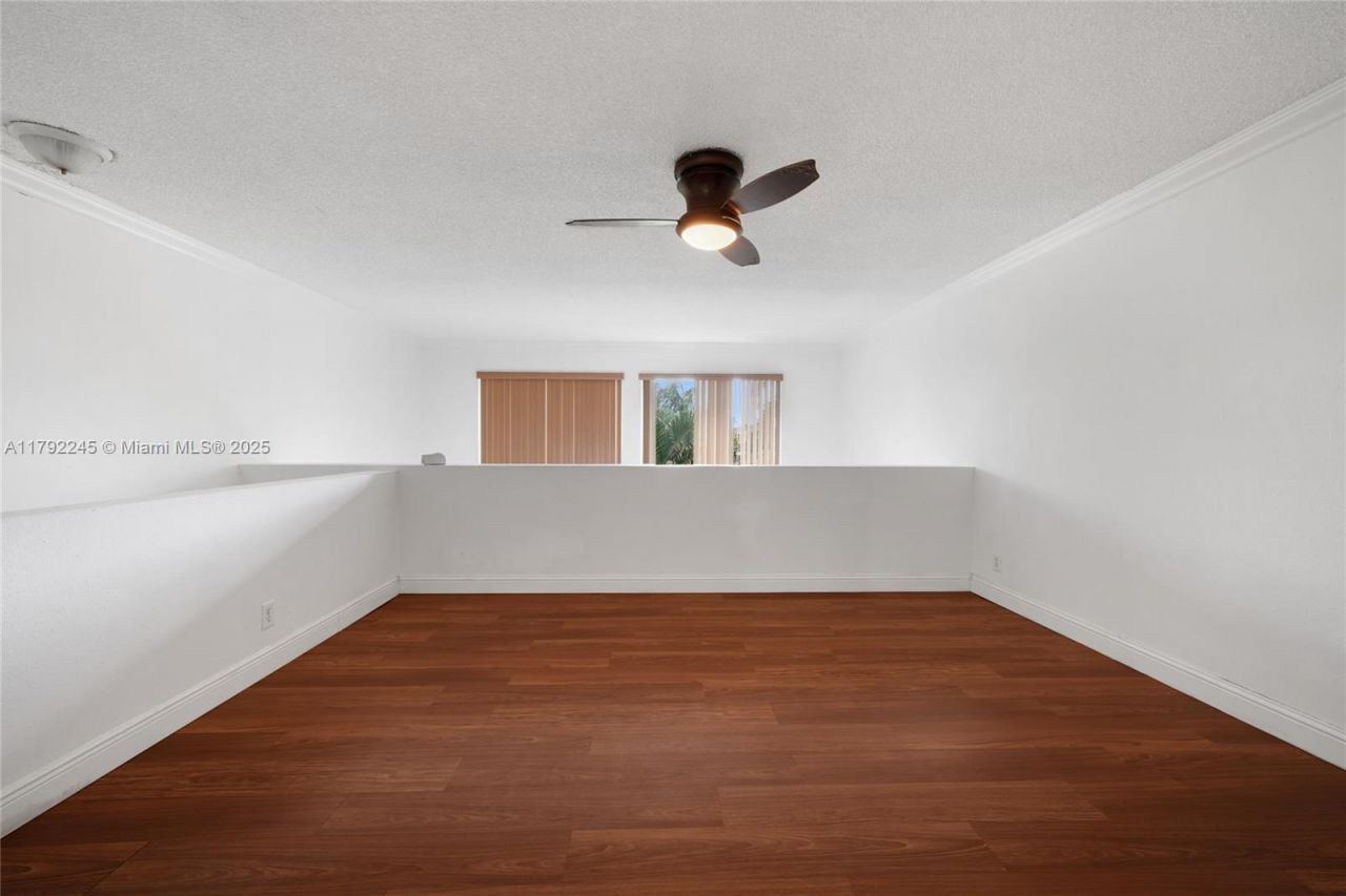 17911 NW 68th Ave, Unit P208, Hialeah, FL 33015 Photo