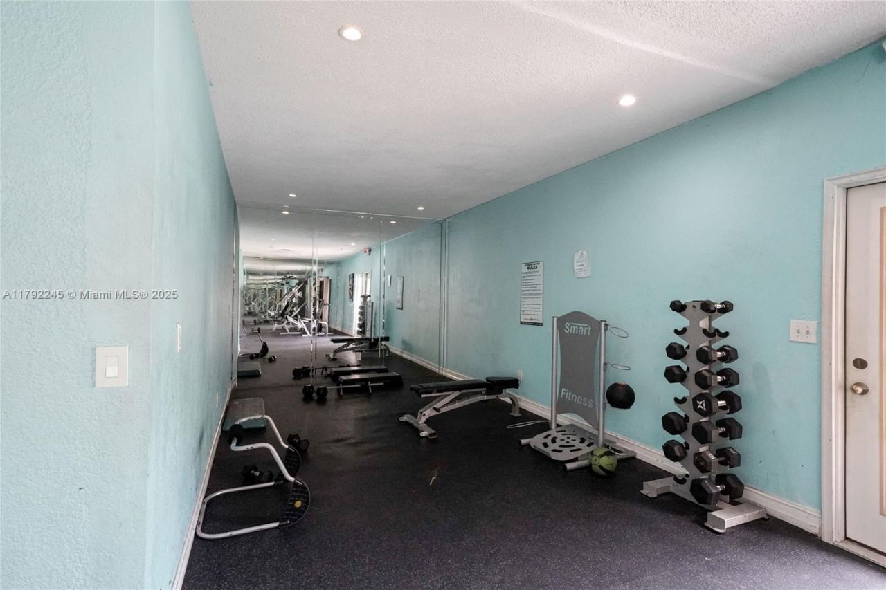17911 NW 68th Ave, Unit P208, Hialeah, FL 33015 Photo
