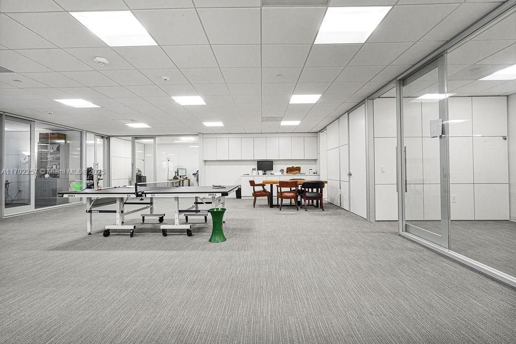 1 SE 3rd Ave, Miami, FL 33131 Photo