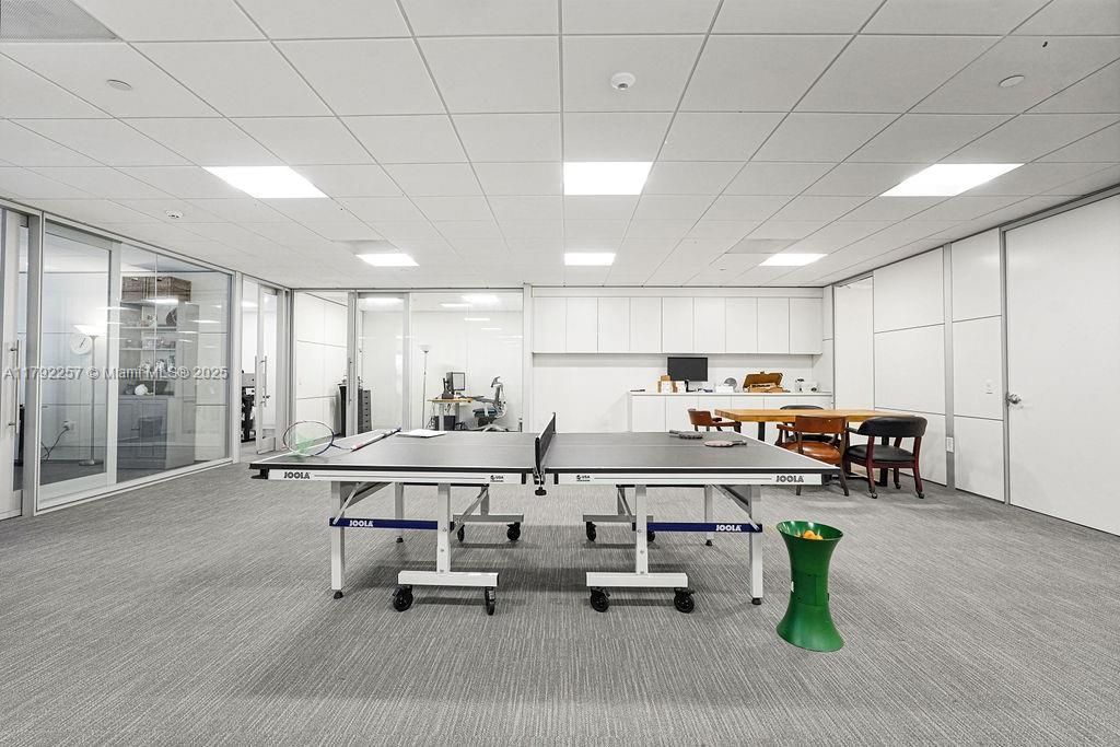 1 SE 3rd Ave, Miami, FL 33131 Photo