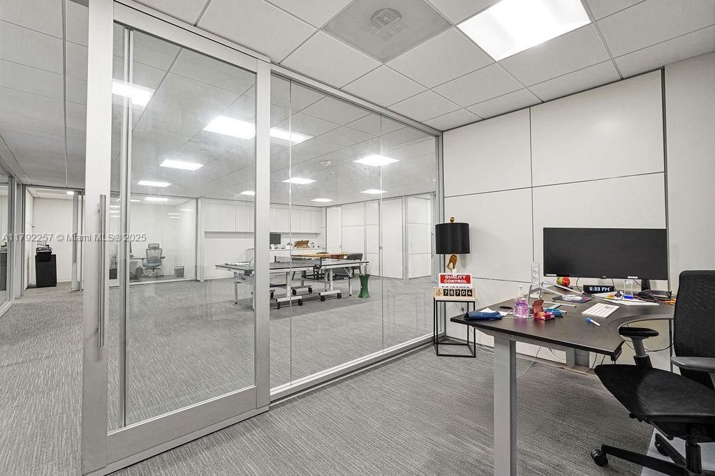 1 SE 3rd Ave, Miami, FL 33131 Photo