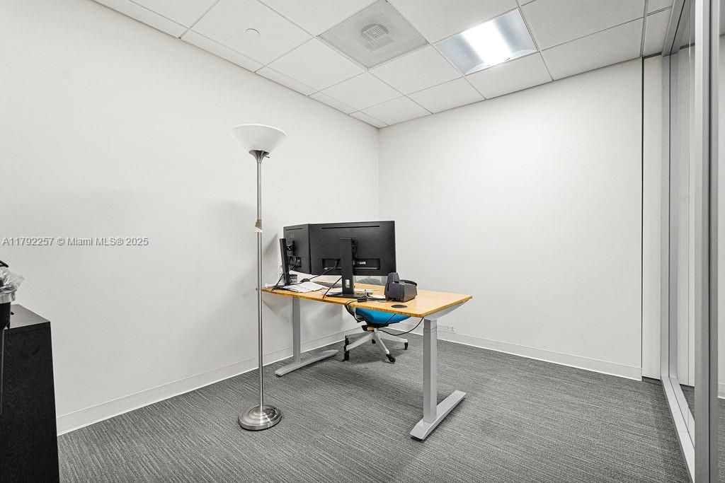 1 SE 3rd Ave, Miami, FL 33131 Photo