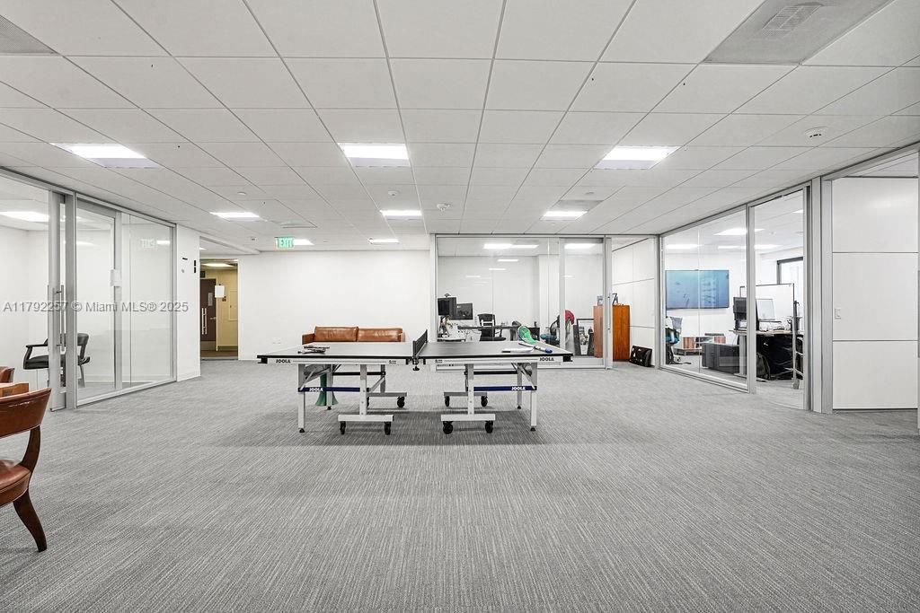 1 SE 3rd Ave, Miami, FL 33131 Photo