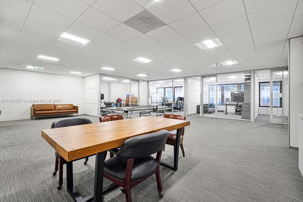 1 SE 3rd Ave, Miami, FL 33131 Photo