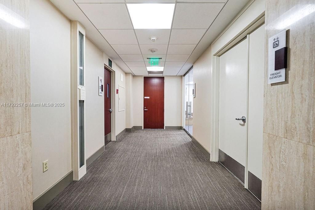 1 SE 3rd Ave, Miami, FL 33131 Photo