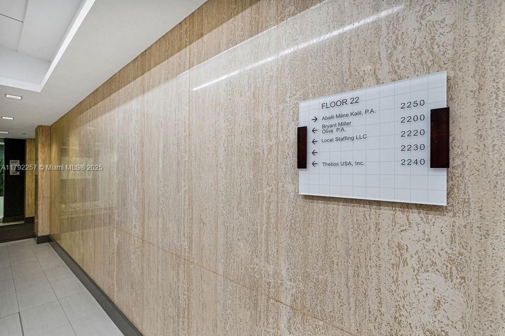 1 SE 3rd Ave, Miami, FL 33131 Photo