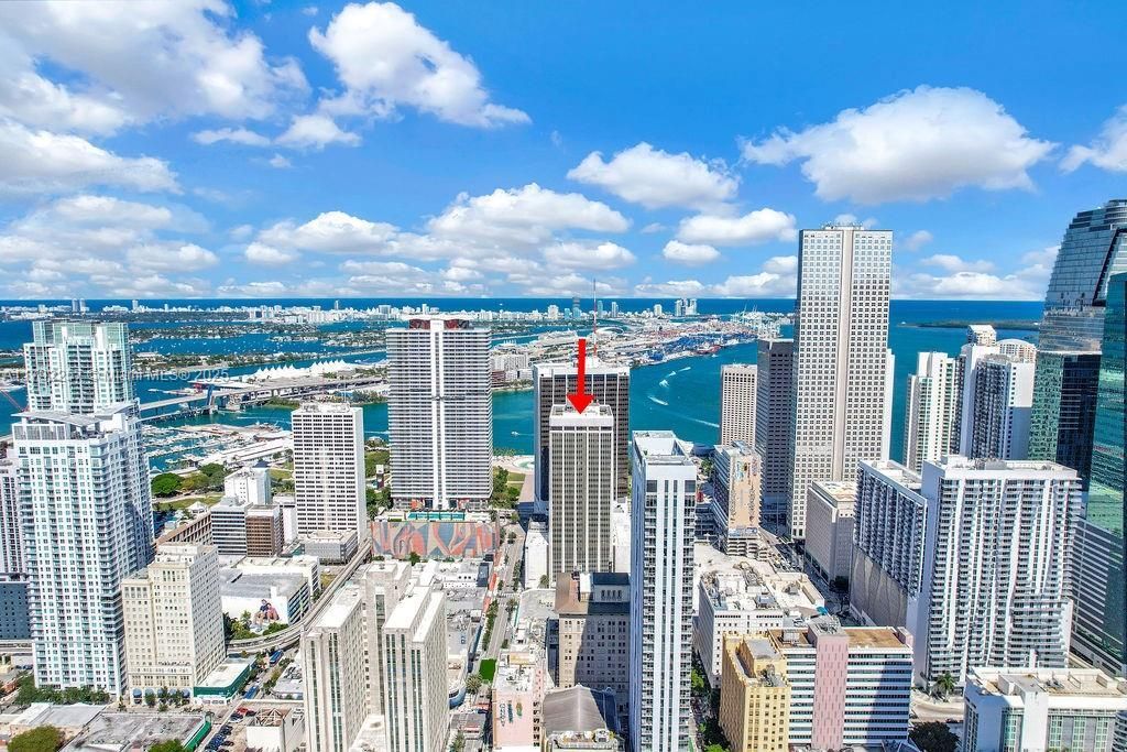 1 SE 3rd Ave, Miami, FL 33131 Photo