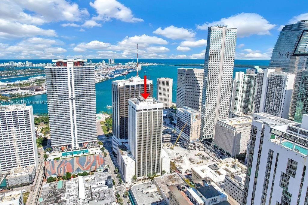 1 SE 3rd Ave, Miami, FL 33131 Photo