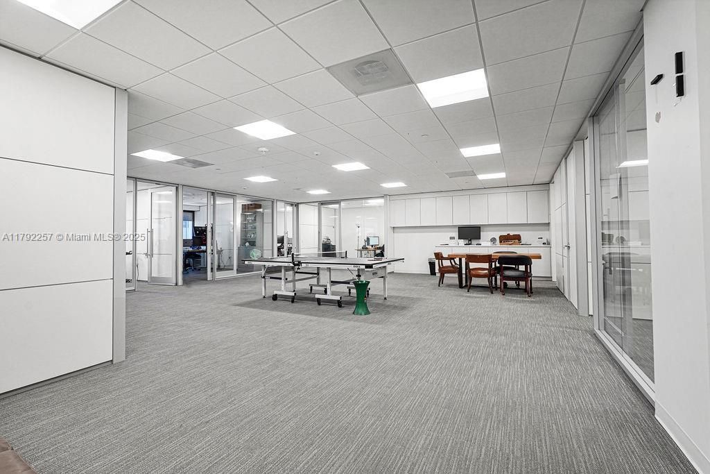 1 SE 3rd Ave, Miami, FL 33131 Photo