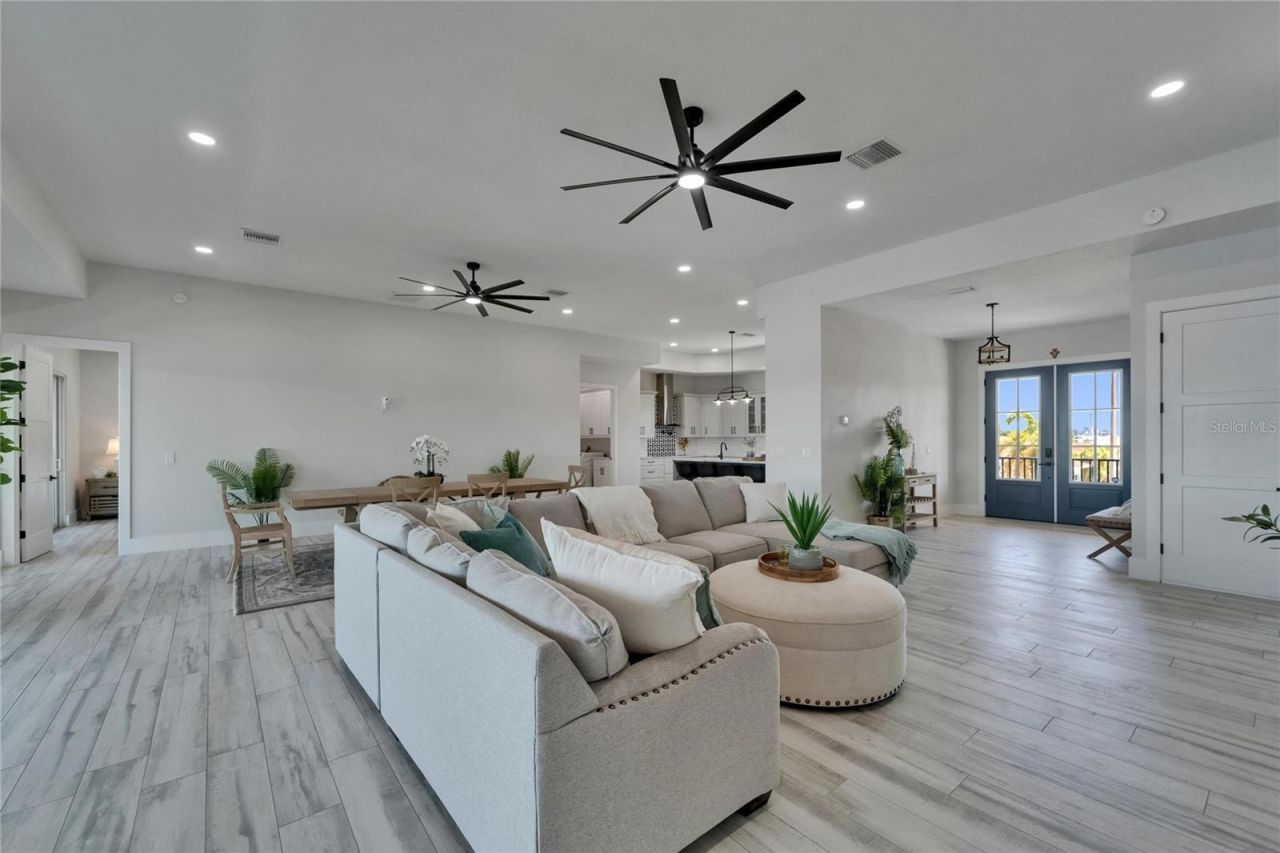 935 Chipaway Drive, Apollo Beach, FL 33572 Photo