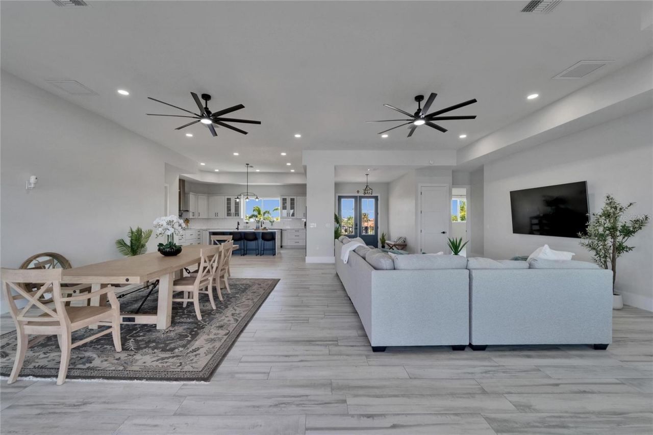 935 Chipaway Drive, Apollo Beach, FL 33572 Photo