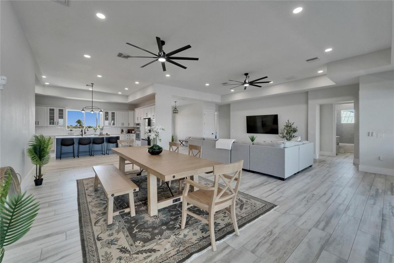 935 Chipaway Drive, Apollo Beach, FL 33572 Photo