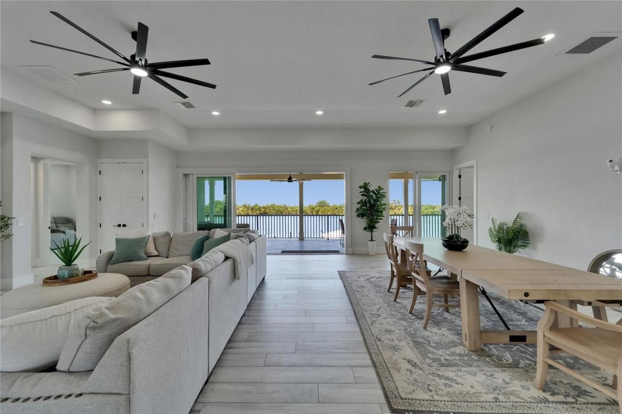 935 Chipaway Drive, Apollo Beach, FL 33572 Photo