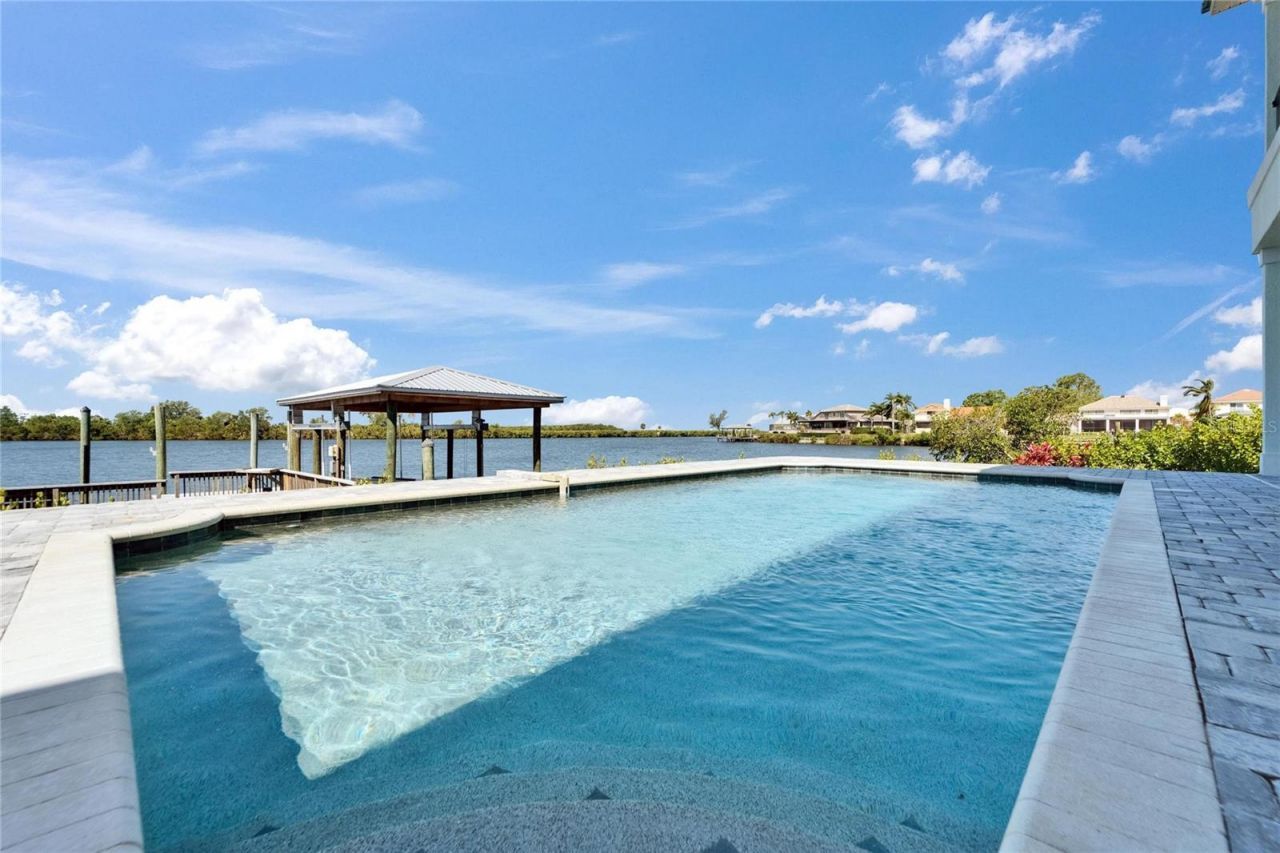 935 Chipaway Drive, Apollo Beach, FL 33572 Photo