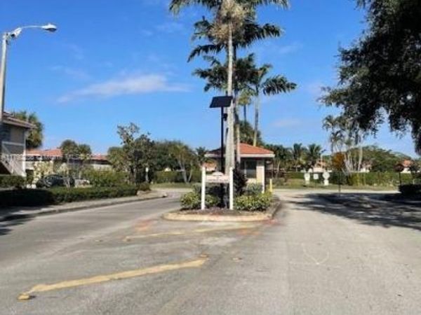 10068 TWIN LAKES DR, Unit 38-F, Coral Springs, FL 33071