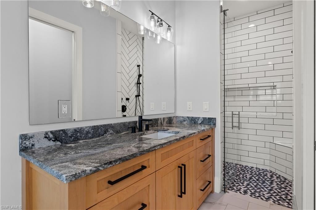 6617 Joanna Cir, Fort Myers, FL 33919 Photo