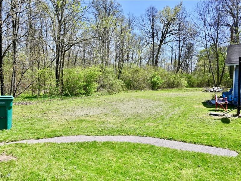 363 Maple Drive, Poland, OH 44514 Photo 4
