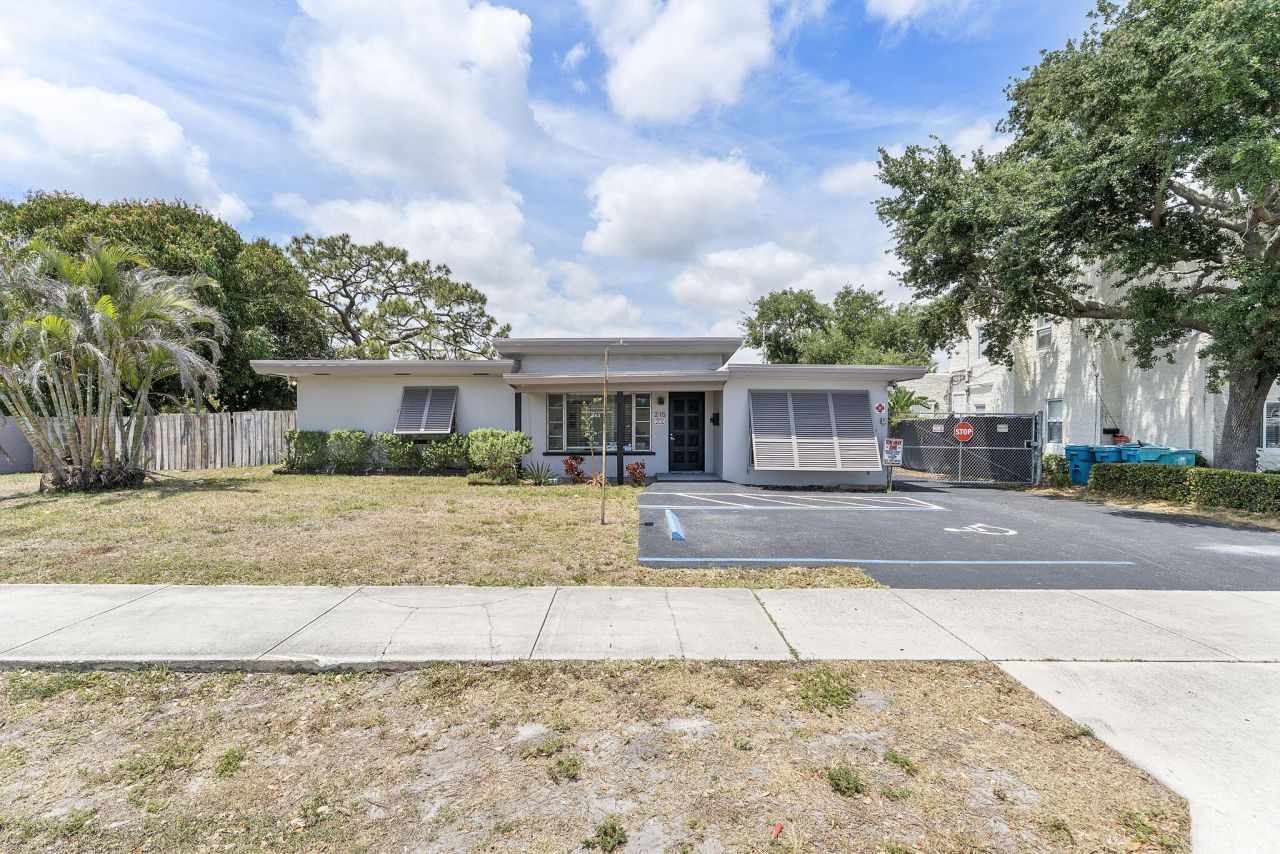 215 NW 3rd Street, Boynton Beach, FL 33435 Photo