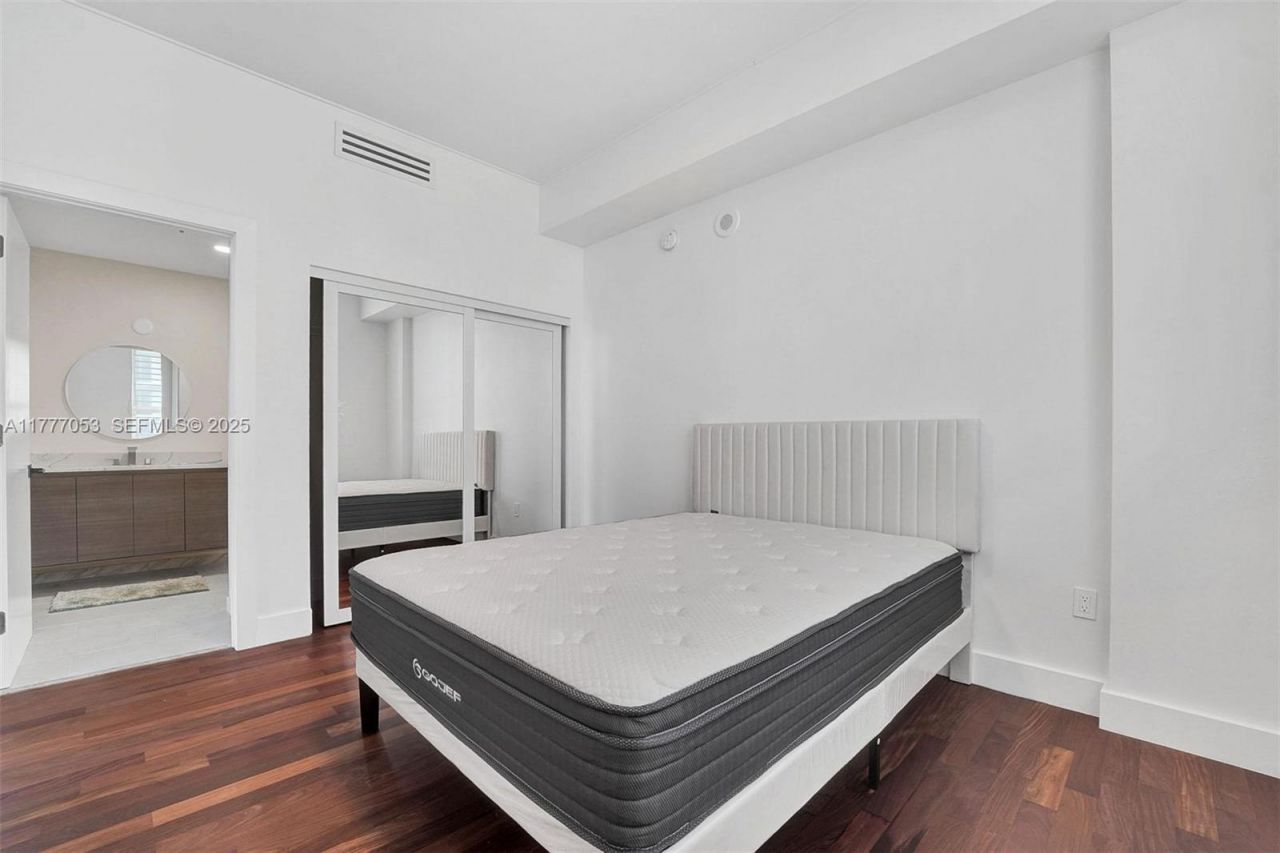 234 NE 3rd St, Unit 2202, Miami, FL 33132 Photo