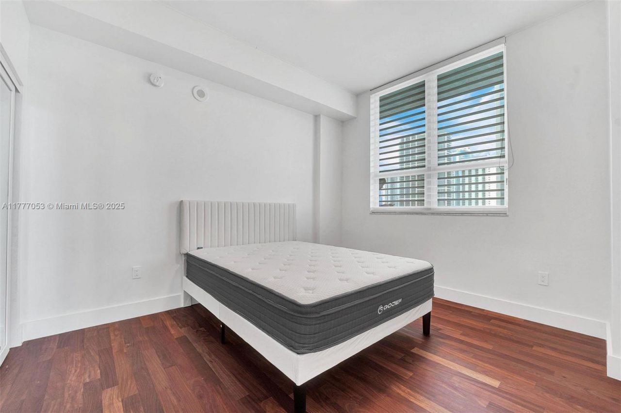 234 NE 3rd St, Unit 2202, Miami, FL 33132 Photo