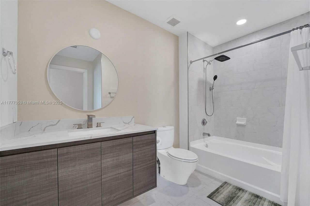 234 NE 3rd St, Unit 2202, Miami, FL 33132 Photo