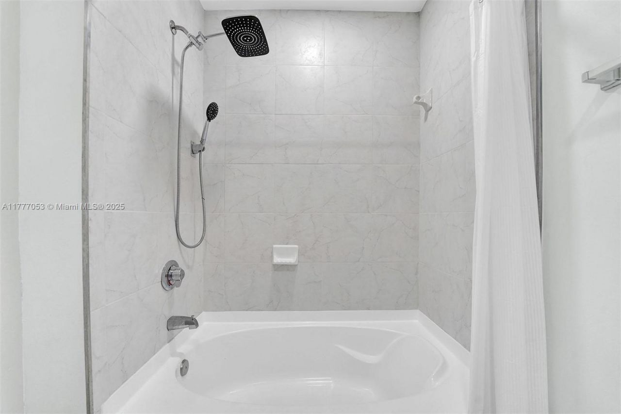 234 NE 3rd St, Unit 2202, Miami, FL 33132 Photo