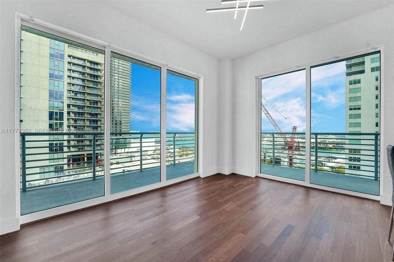 234 NE 3rd St, Unit 2202, Miami, FL 33132 Photo