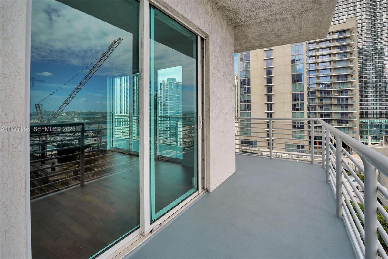 234 NE 3rd St, Unit 2202, Miami, FL 33132 Photo
