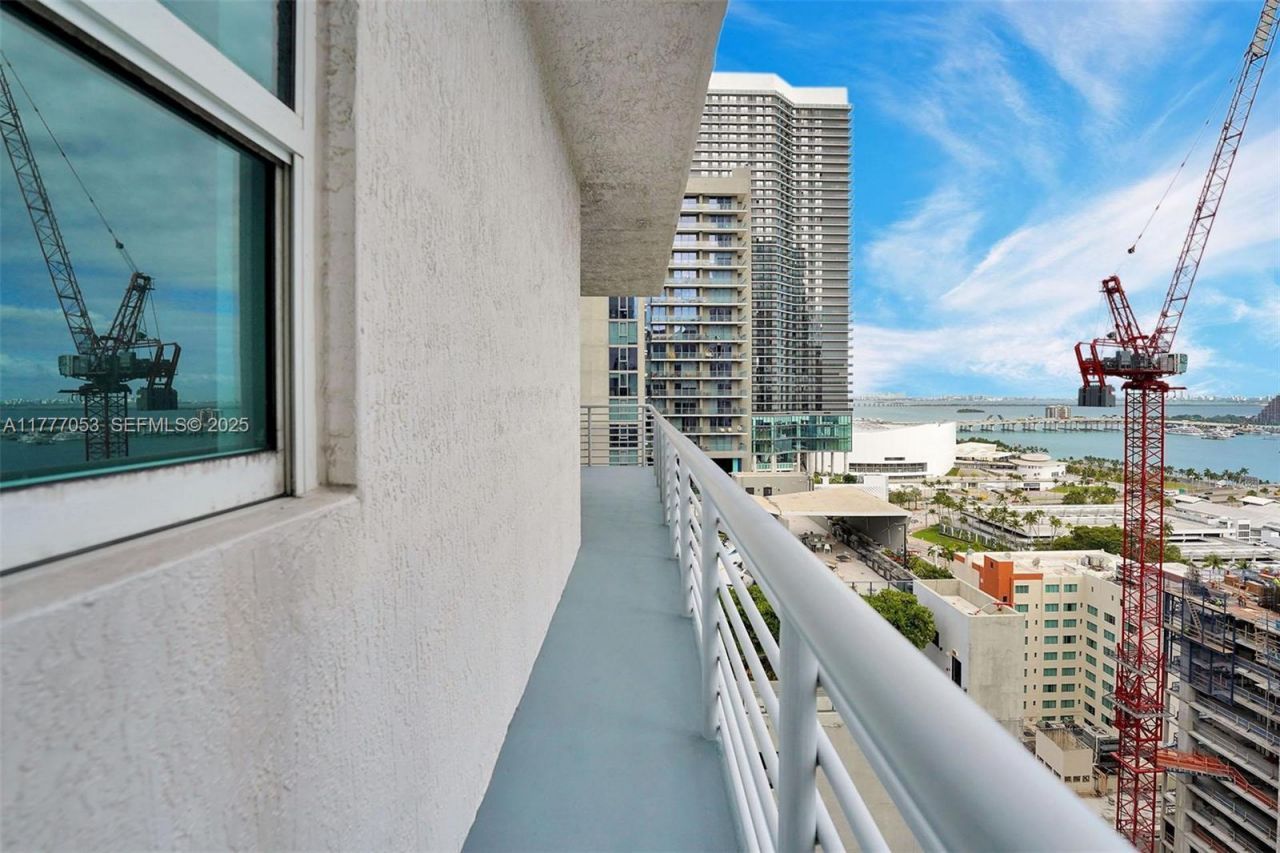 234 NE 3rd St, Unit 2202, Miami, FL 33132 Photo