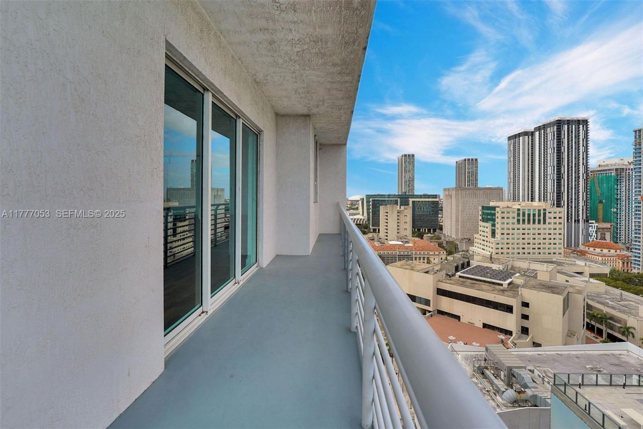 234 NE 3rd St, Unit 2202, Miami, FL 33132 Photo