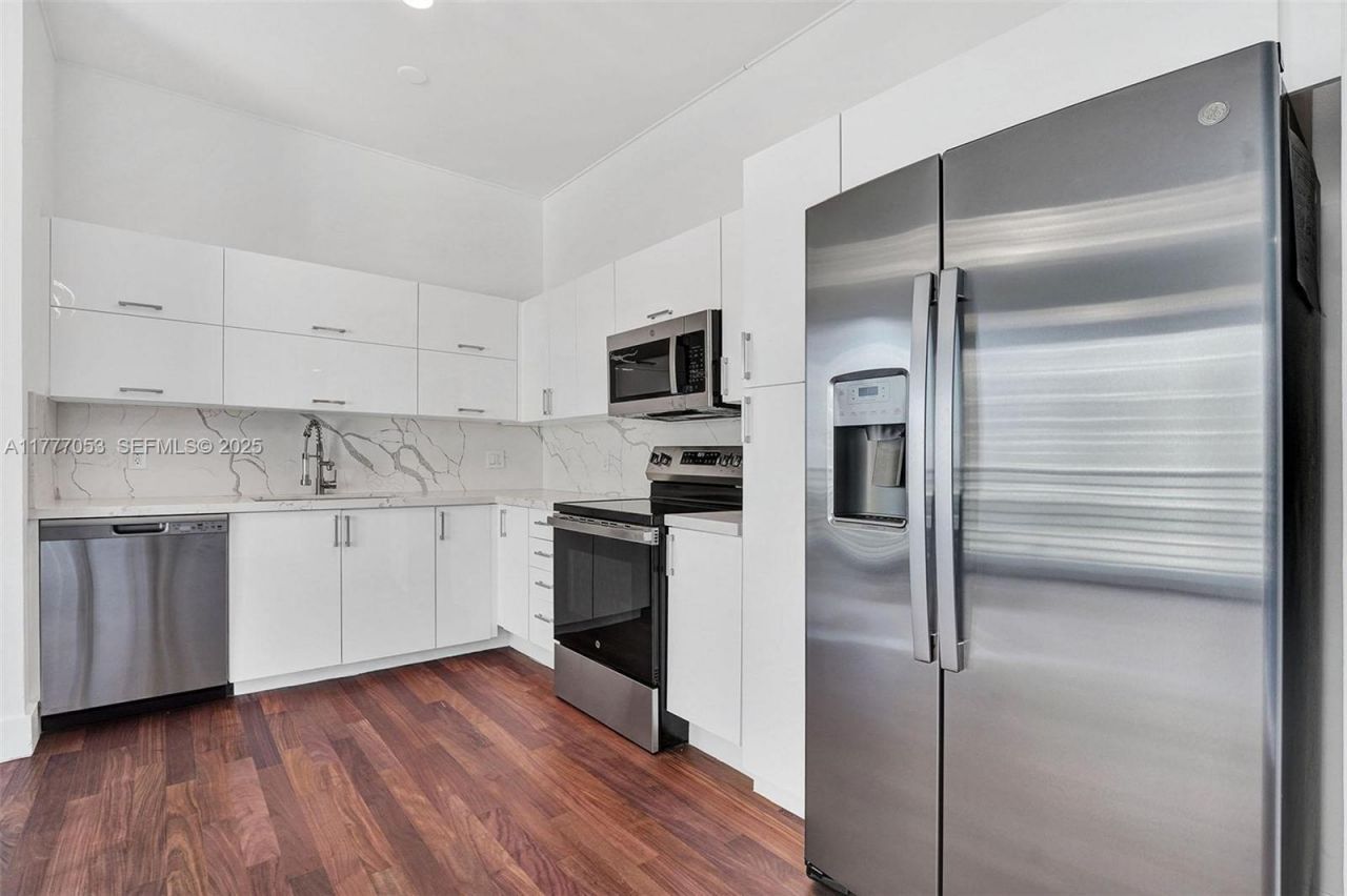234 NE 3rd St, Unit 2202, Miami, FL 33132 Photo