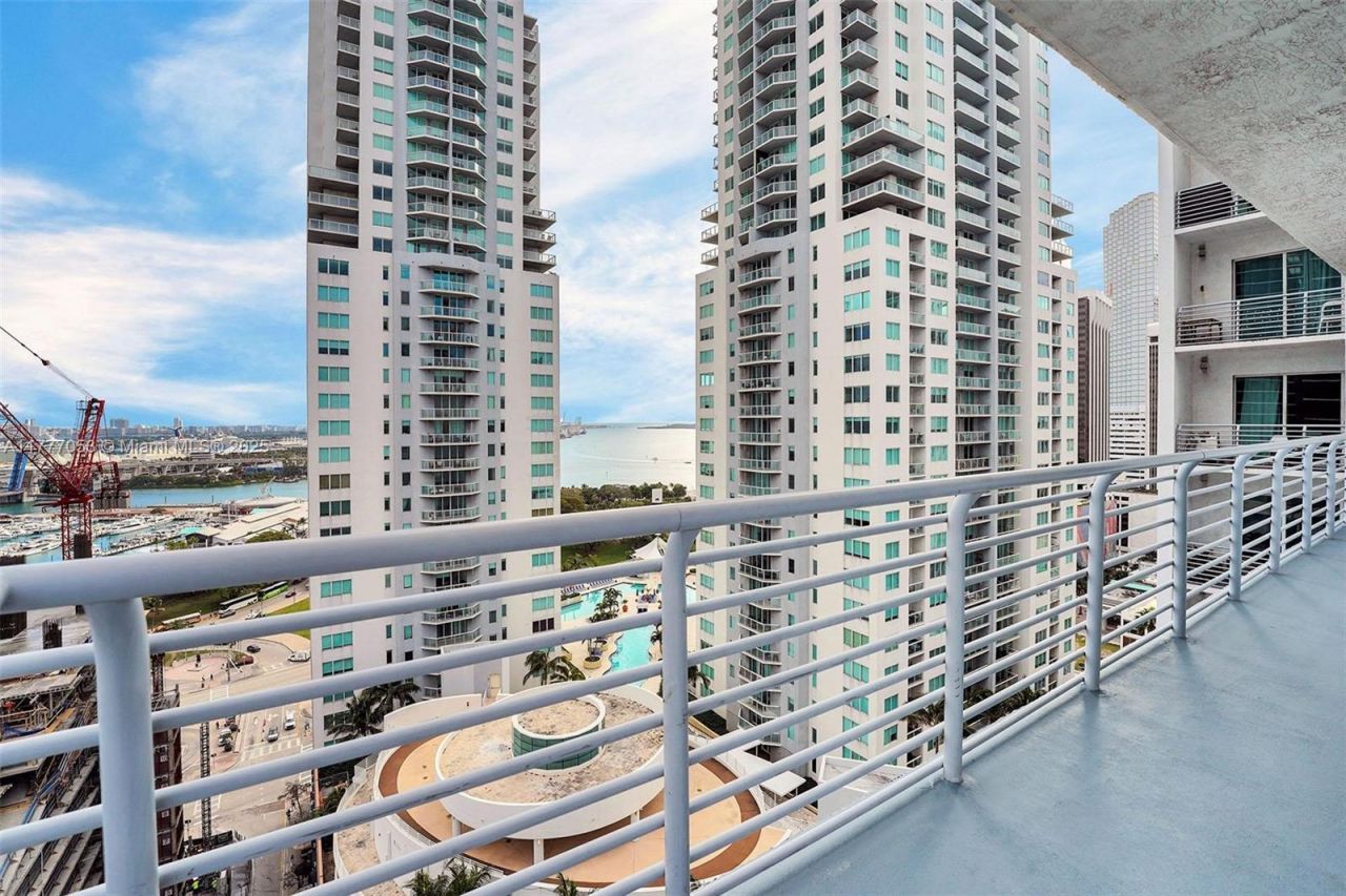 234 NE 3rd St, Unit 2202, Miami, FL 33132 Photo