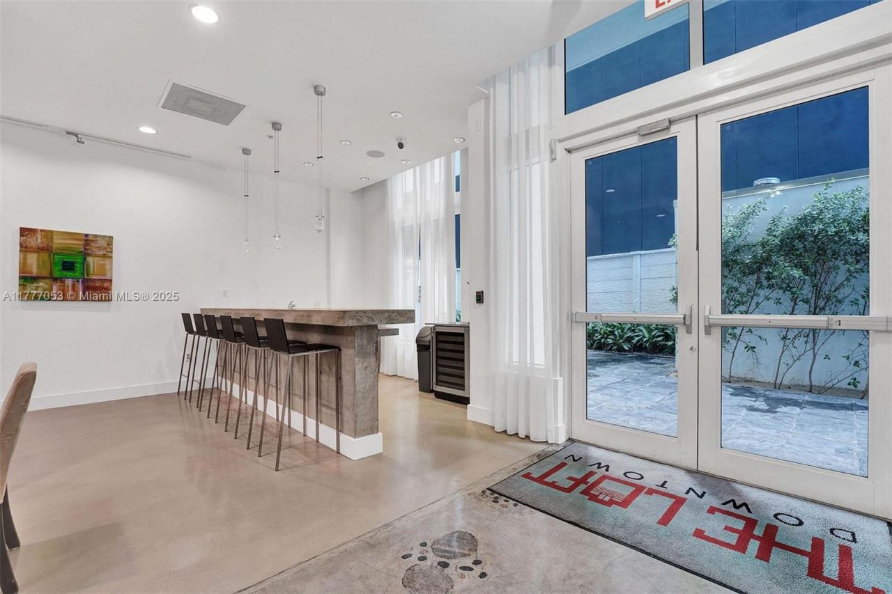 234 NE 3rd St, Unit 2202, Miami, FL 33132 Photo