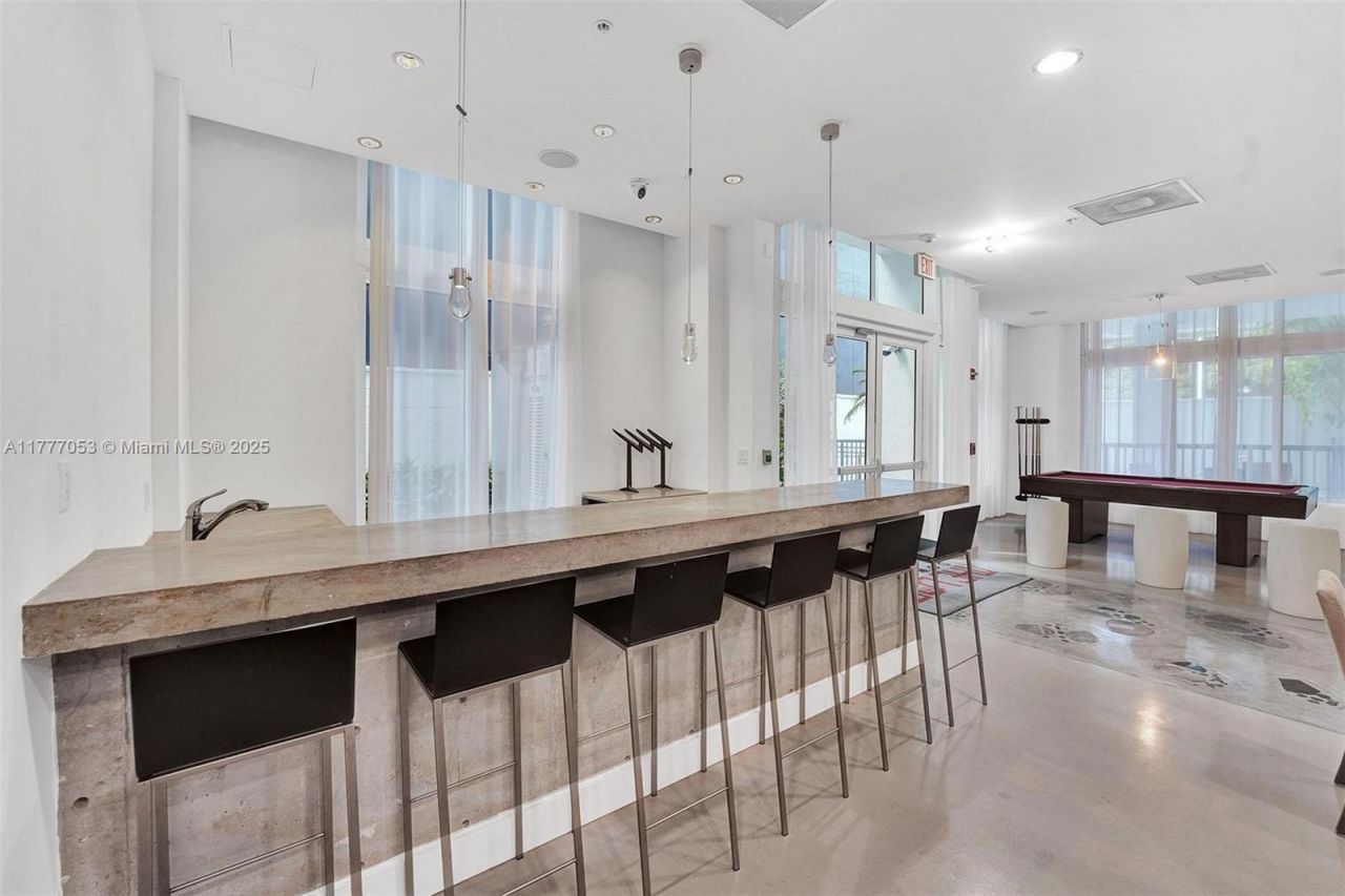 234 NE 3rd St, Unit 2202, Miami, FL 33132 Photo