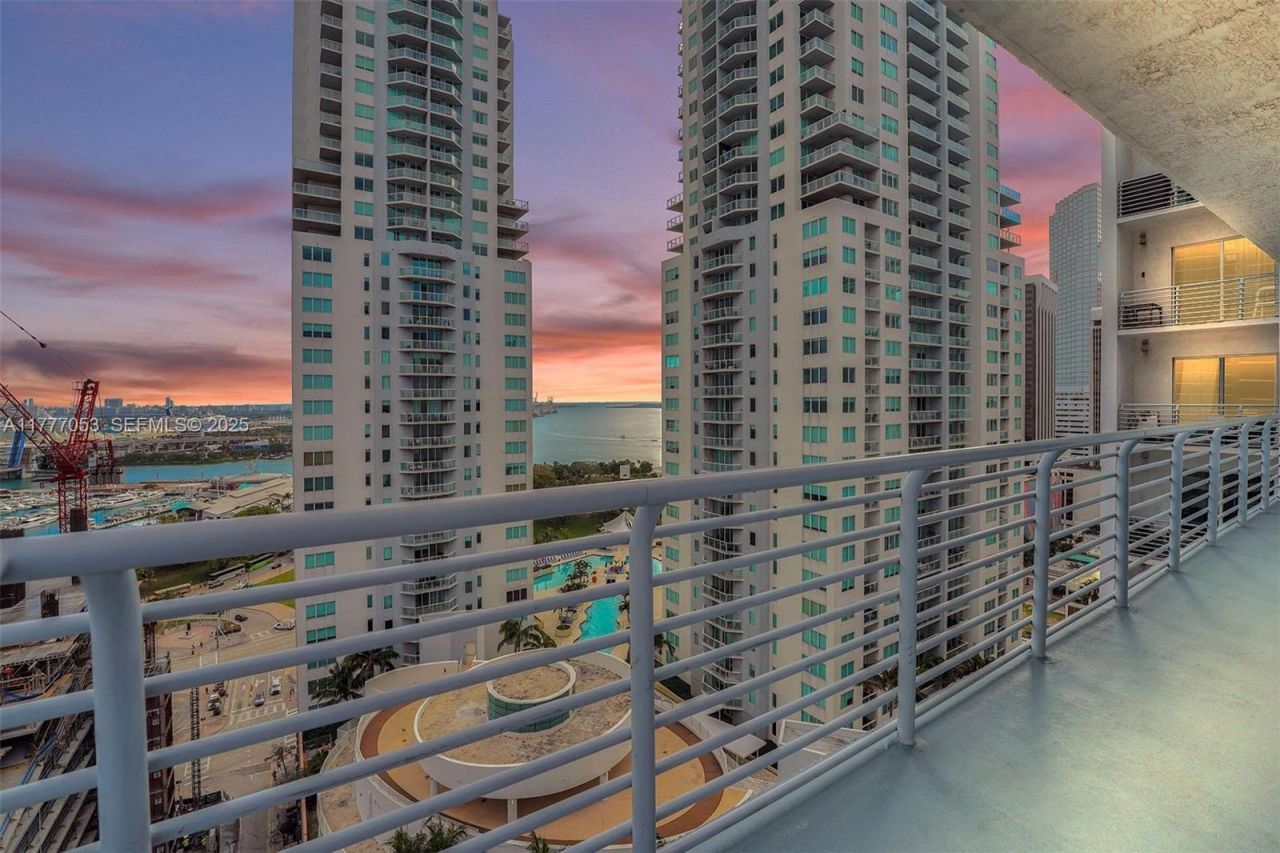 234 NE 3rd St, Unit 2202, Miami, FL 33132 Photo