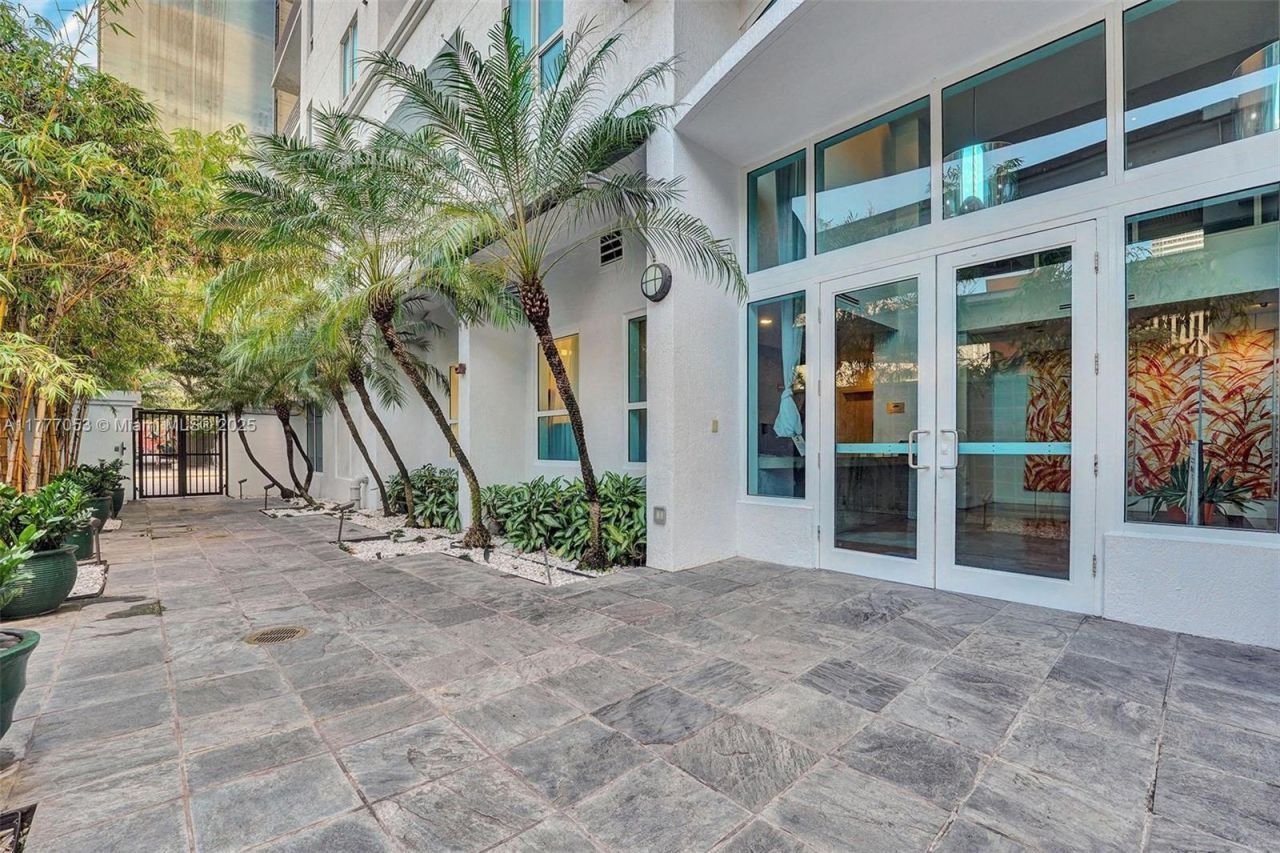 234 NE 3rd St, Unit 2202, Miami, FL 33132 Photo