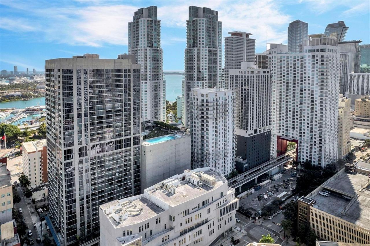 234 NE 3rd St, Unit 2202, Miami, FL 33132 Photo