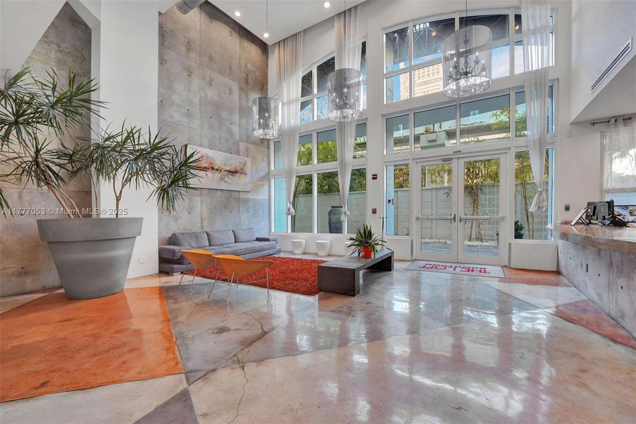 234 NE 3rd St, Unit 2202, Miami, FL 33132 Photo