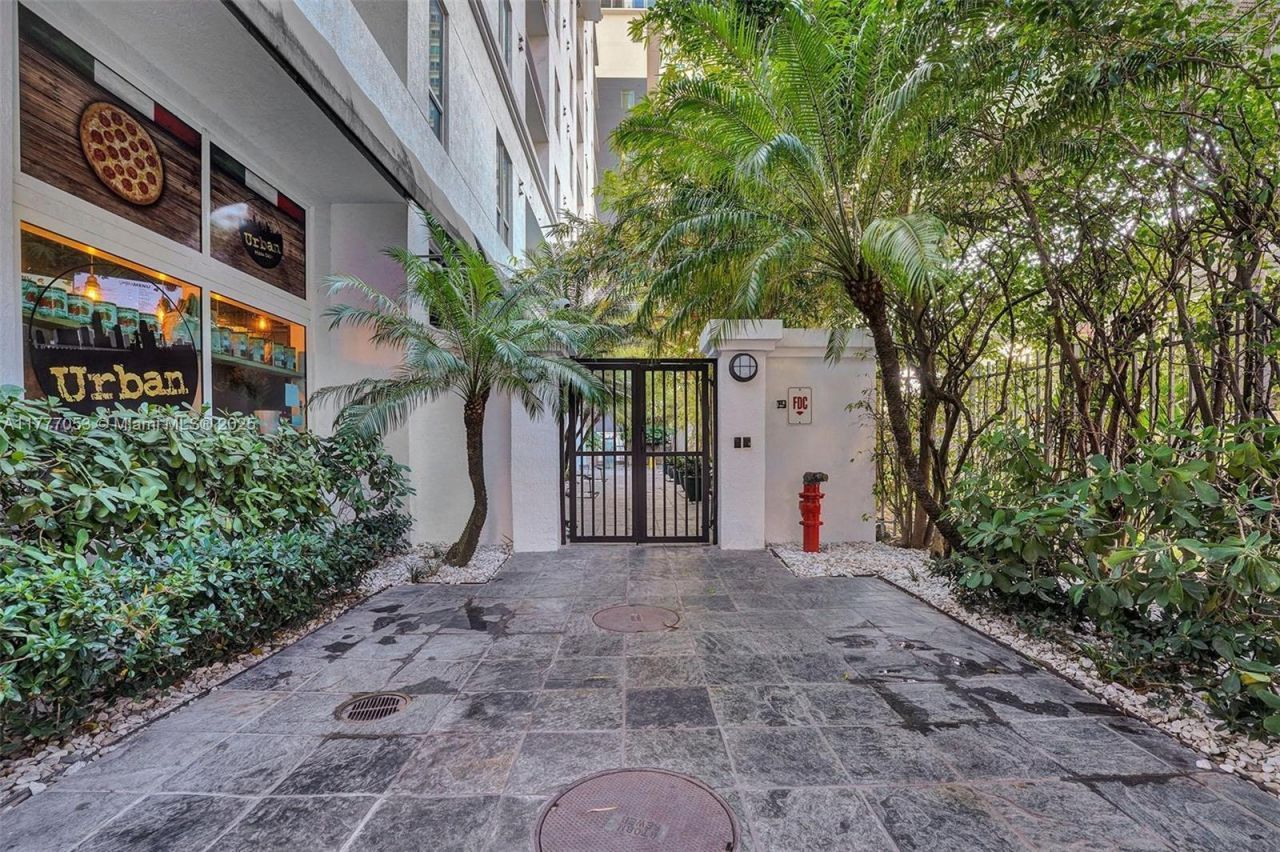 234 NE 3rd St, Unit 2202, Miami, FL 33132 Photo