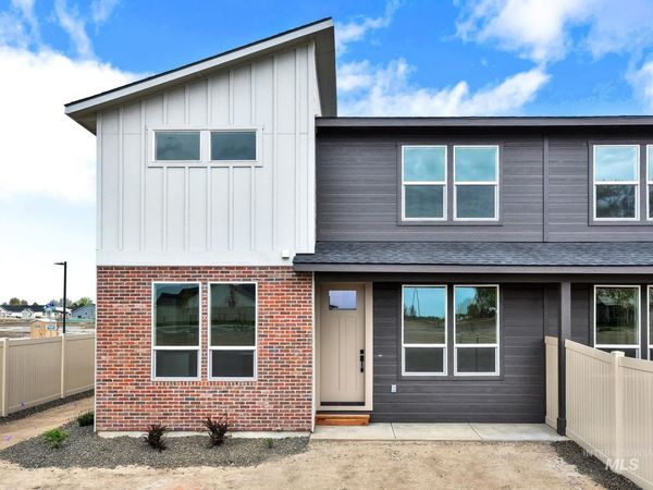 2902 Dale Ln, Caldwell, ID 83605