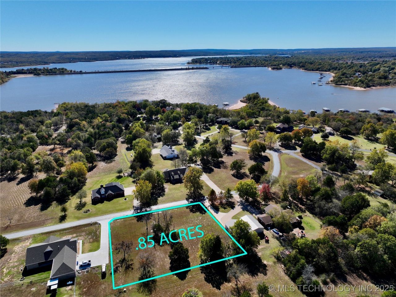 38 Mainsail, Eufaula, OK 74432 Main Photo