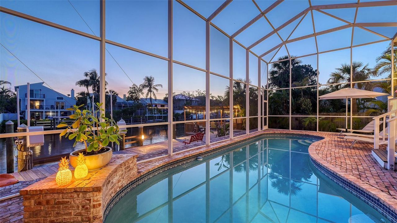 5024 Commonwealth Drive, Sarasota, FL 34242 Photo