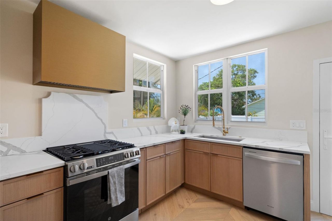 422 24th Street N, Saint Petersburg, FL 33713 Photo