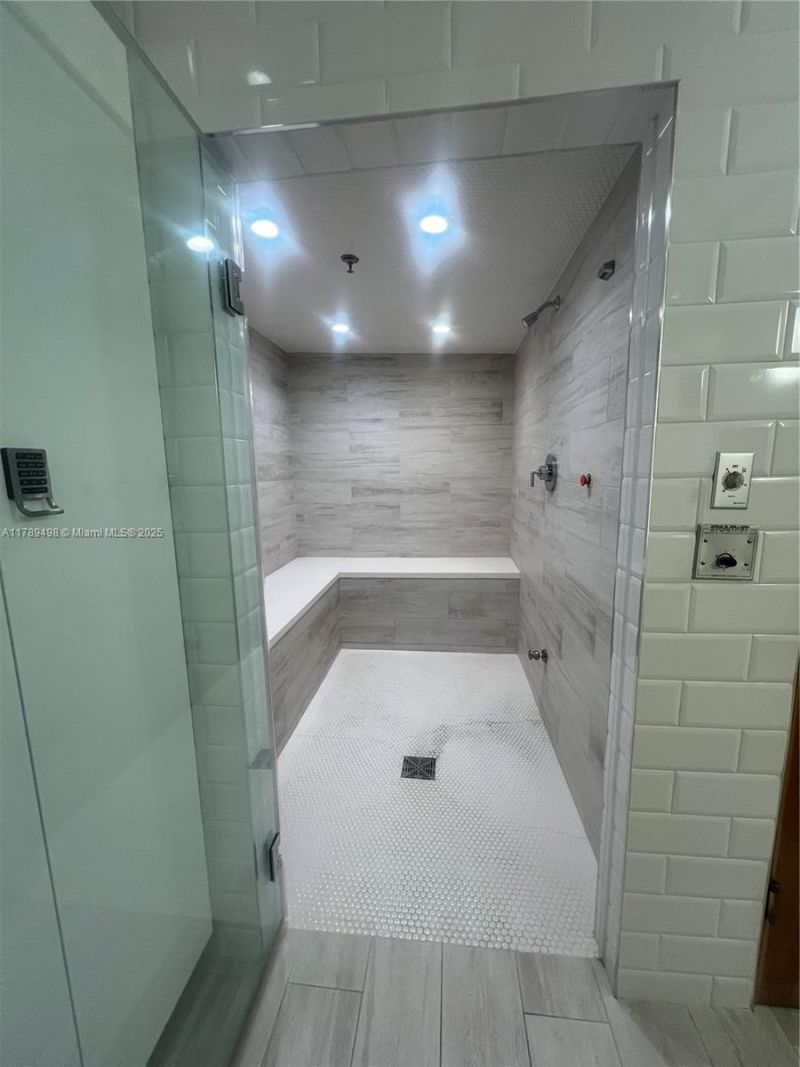 Please Call For Address, Unit 24D, Fort Lauderdale, FL 33305 Photo