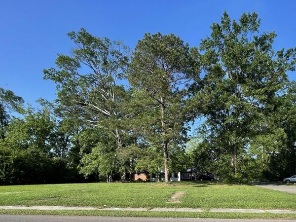 424 J C Killingsworth Drive, Hattiesburg, MS 39401