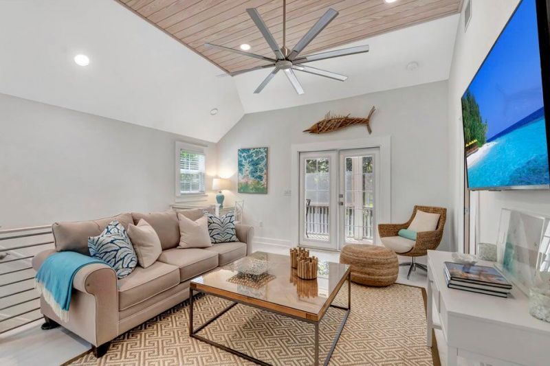 235 Dyer Road, Unit Treehouse, West Palm Beach, FL 33405 Photo