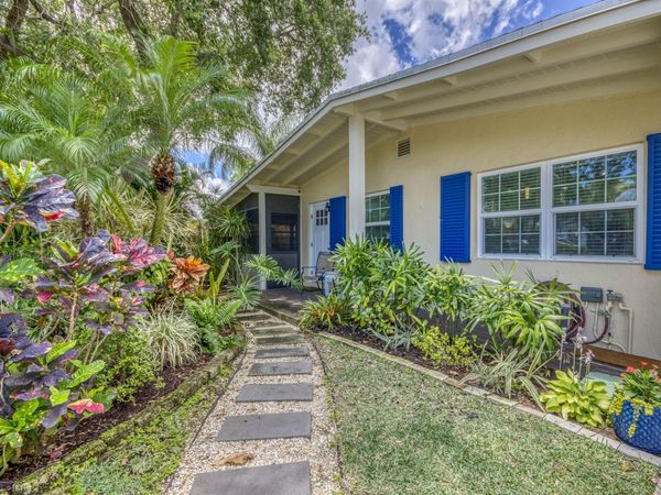 404 S Caloosahatchee Avenue, Jupiter, FL 33458