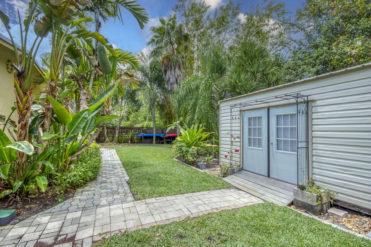 404 S Caloosahatchee Avenue, Jupiter, FL 33458 Photo